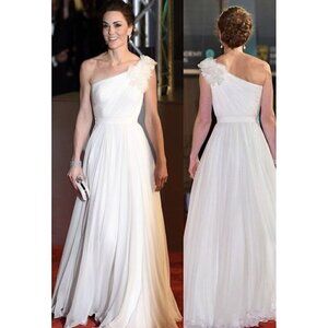 MAC DUGGAL Rosette One-Shoulder Fil Coupé Chiffon Gown in White Size US 6